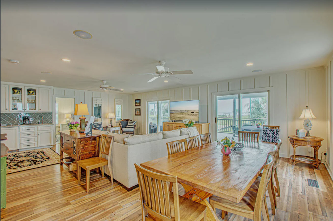 Dining room seating in Ocean Dream beachfront rental